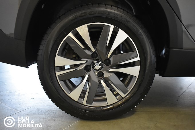 PEUGEOT 2008 PureTech 82 Allure